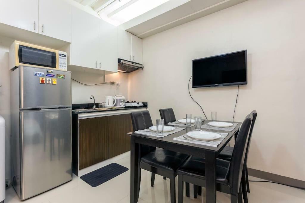 Jen'S Paranaque City Apartment Маніла Екстер'єр фото
